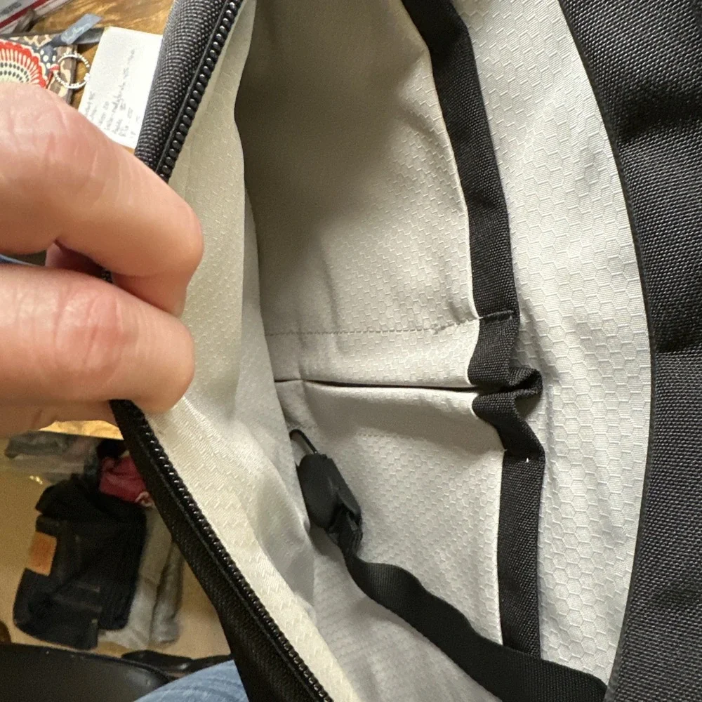 Alpaka Metro Travel Laptop Backpack Pro Black |‎ Axoflux 600D